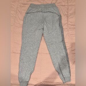 Lululemon Jogger, Size 4, Cuffed Ankles, Soft inner lining!!